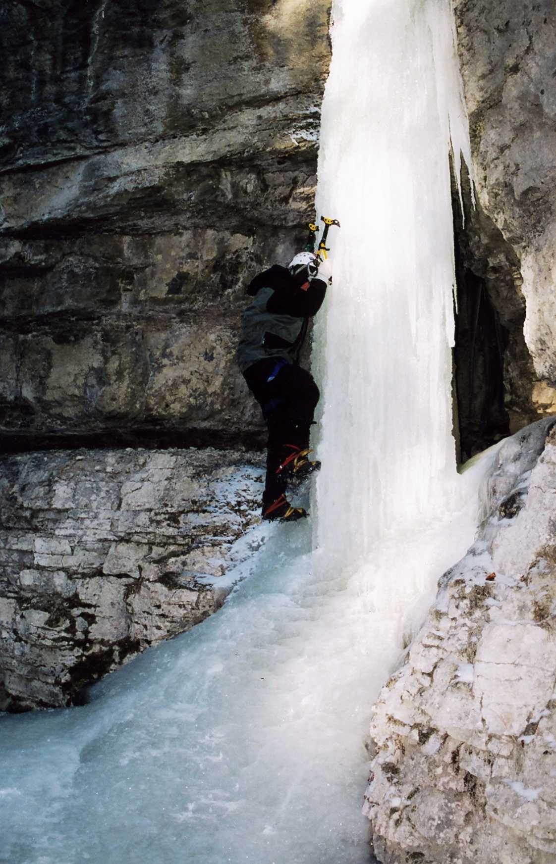 JASPER - ICE CLIMBING